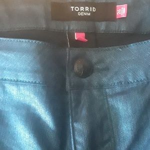 [Torrid] 26: Metallic wax treated jeans